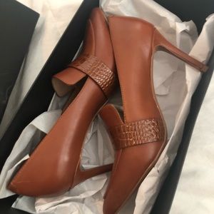 Banana Republic Madison 12 Hour Loafer Pump